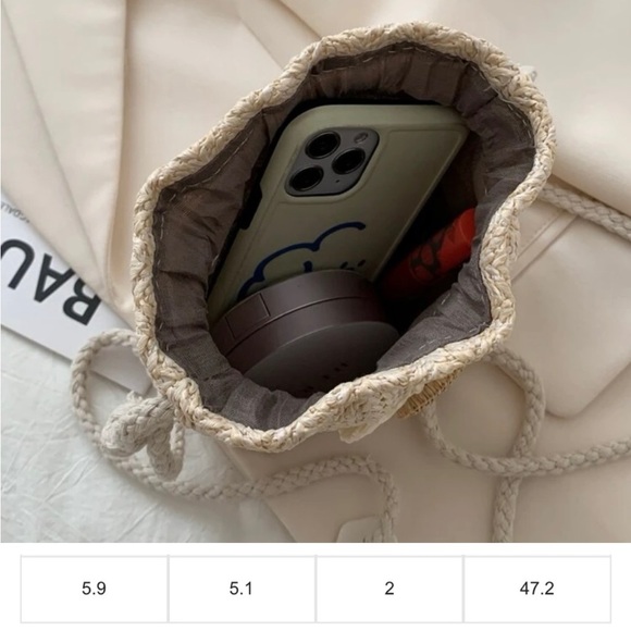 🌸Straw Daisy Drawstring Purse🌸 - Picture 6 of 6